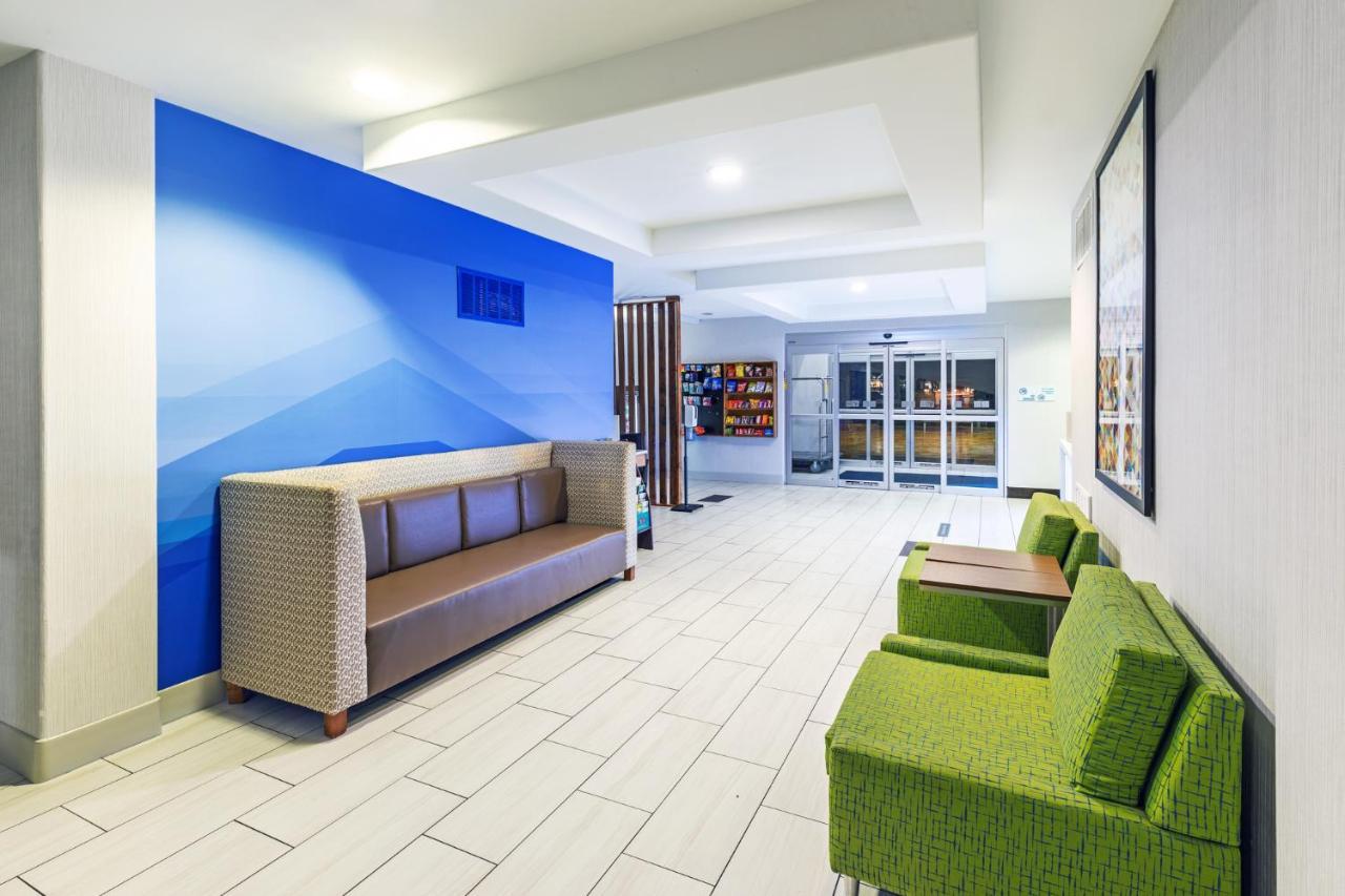 Holiday Inn Express & Suites Lafayette South By Ihg Exterior photo