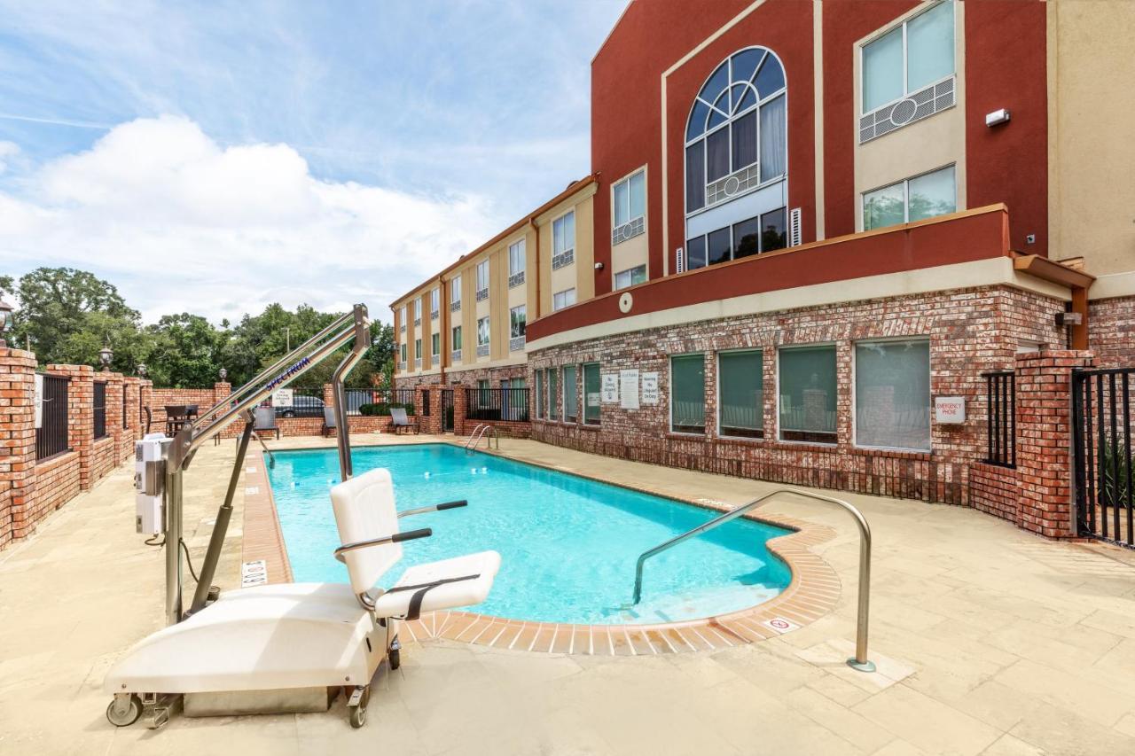 Holiday Inn Express & Suites Lafayette South By Ihg Exterior photo