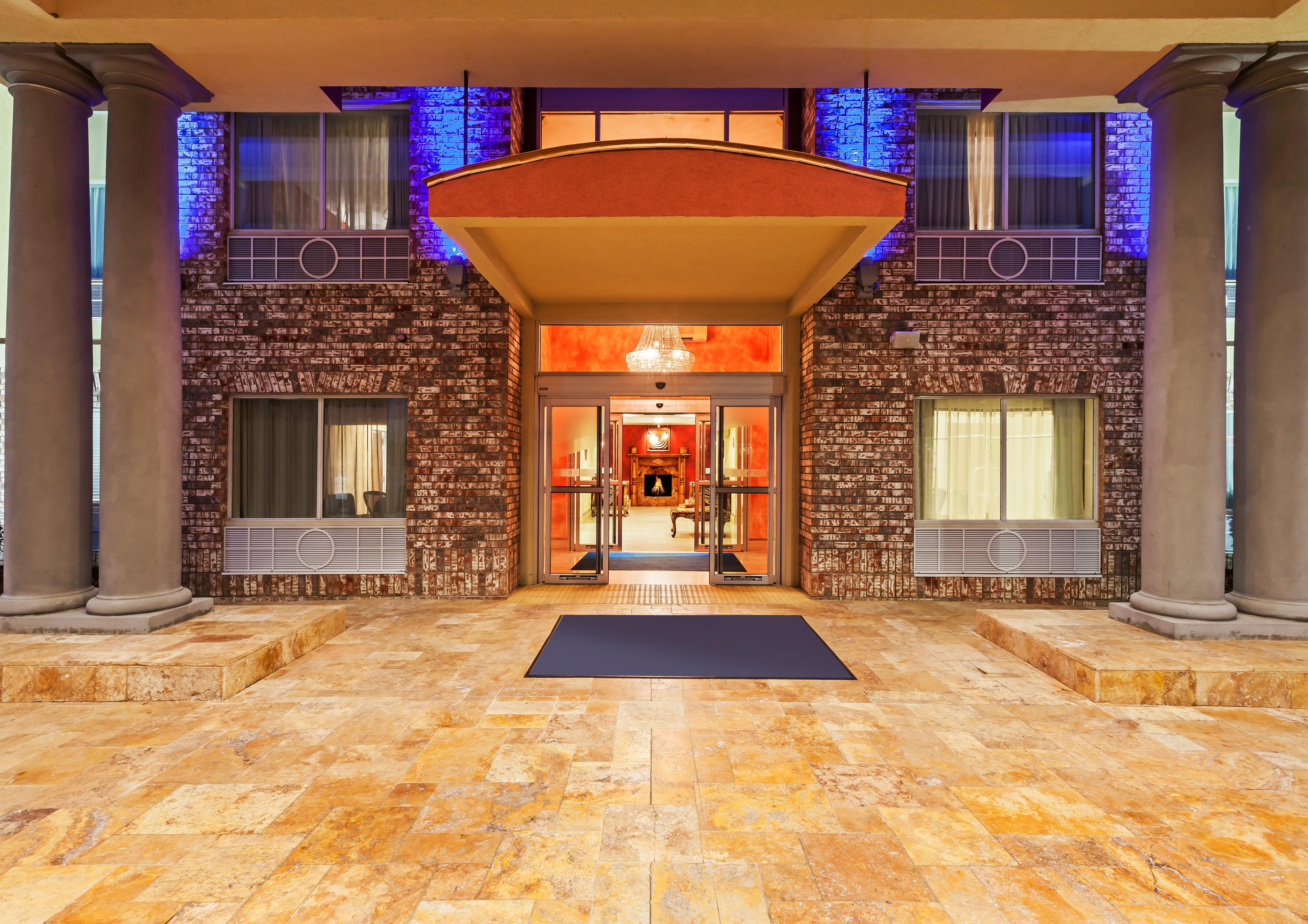 Holiday Inn Express & Suites Lafayette South By Ihg Exterior photo
