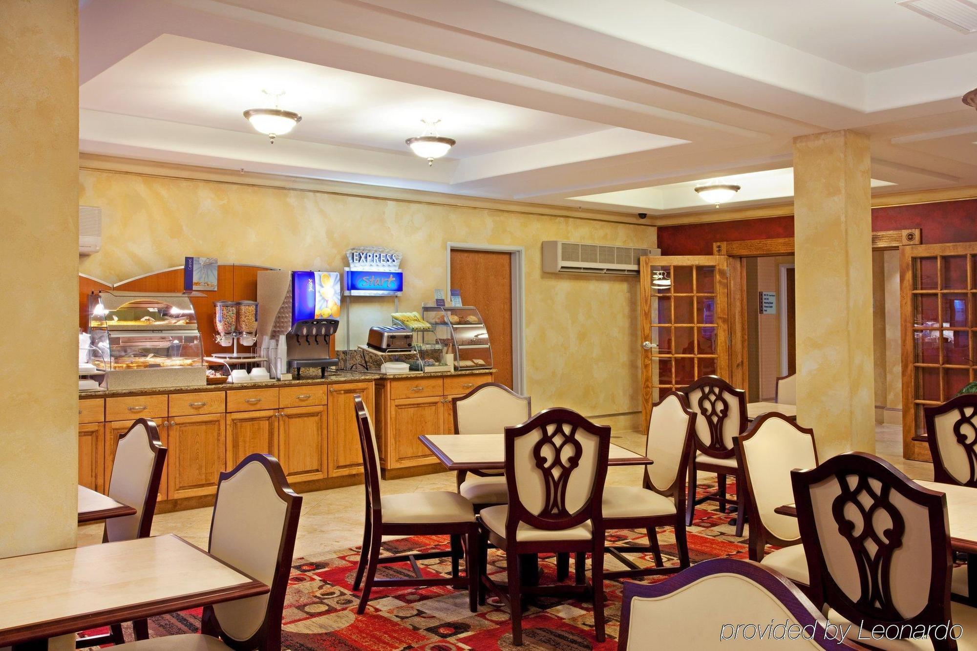 Holiday Inn Express & Suites Lafayette South By Ihg Restaurant photo