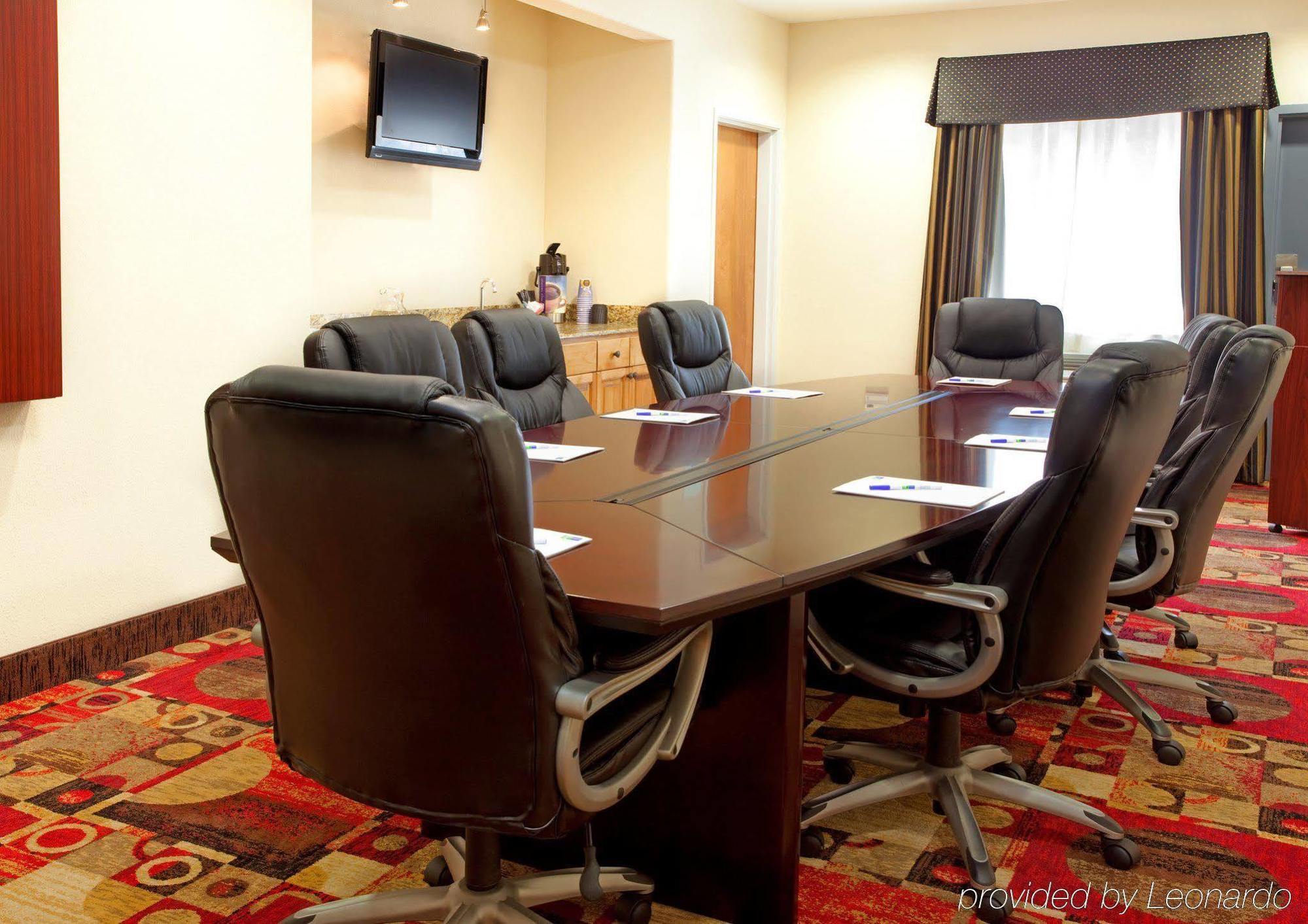 Holiday Inn Express & Suites Lafayette South By Ihg Facilities photo