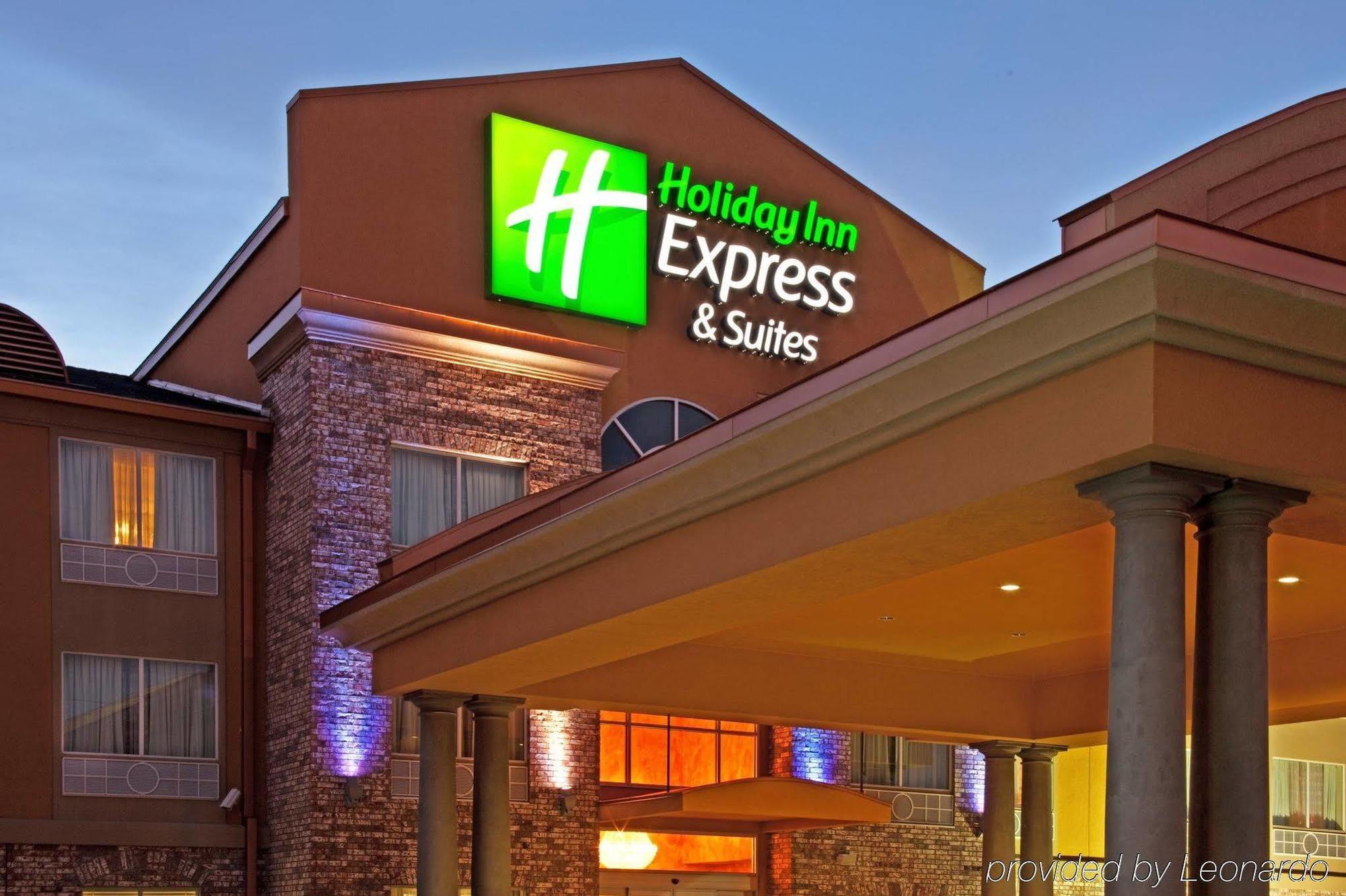 Holiday Inn Express & Suites Lafayette South By Ihg Exterior photo